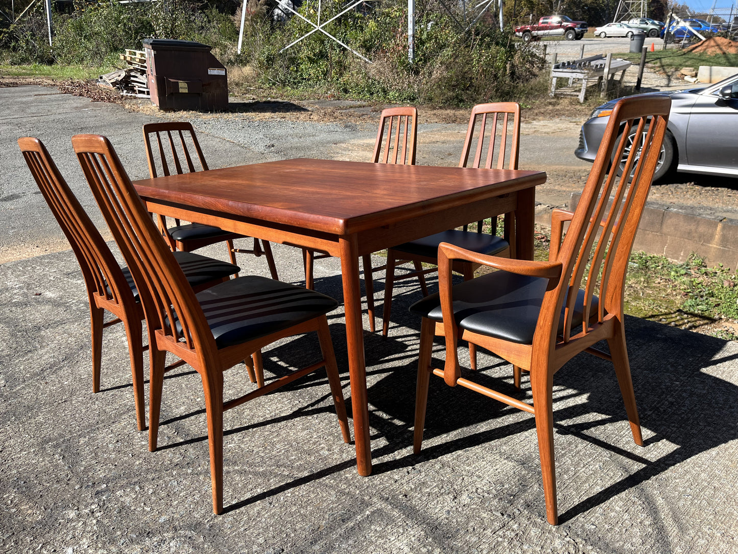Hornslett dining table
