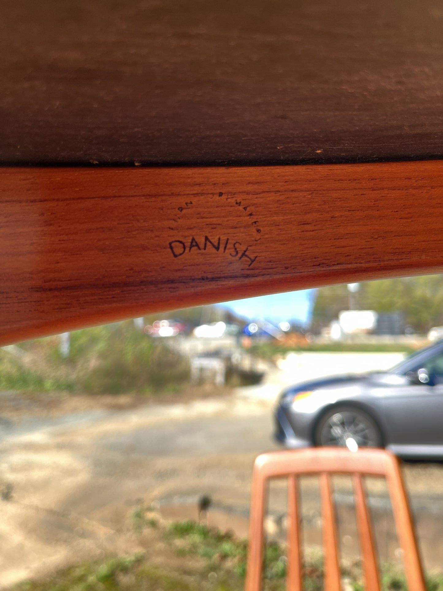 Hornslett dining table
