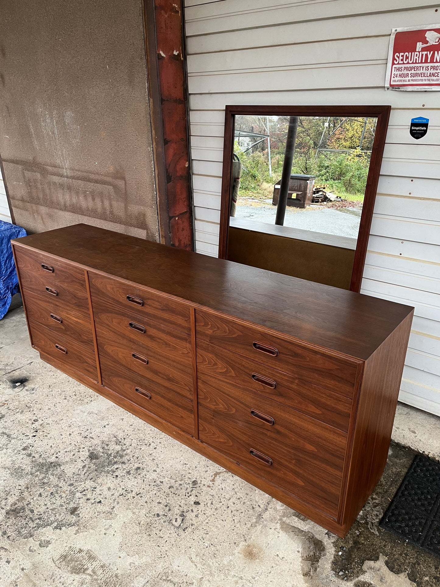 Founders 4pc Bedroom Set