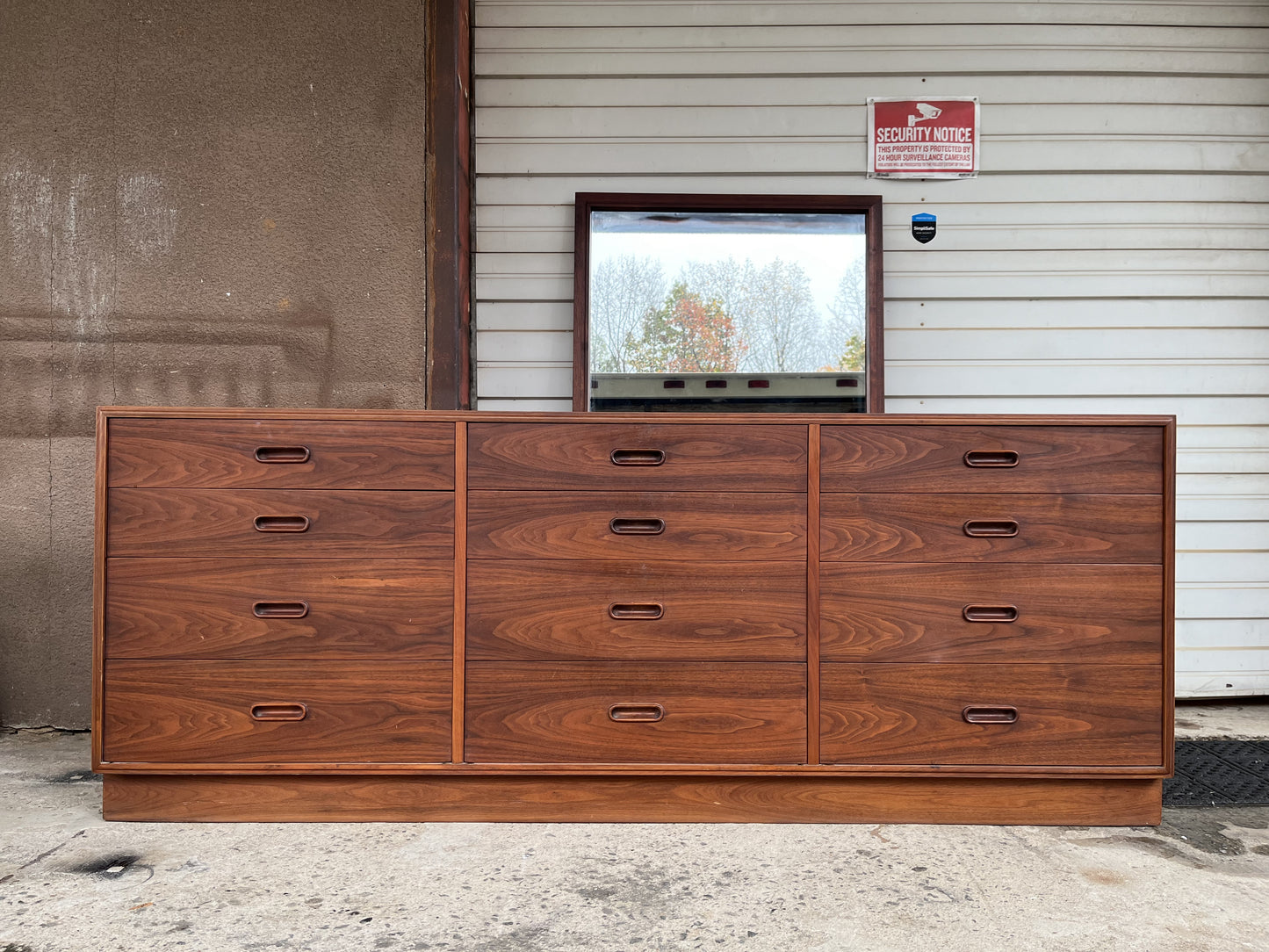 Founders 4pc Bedroom Set