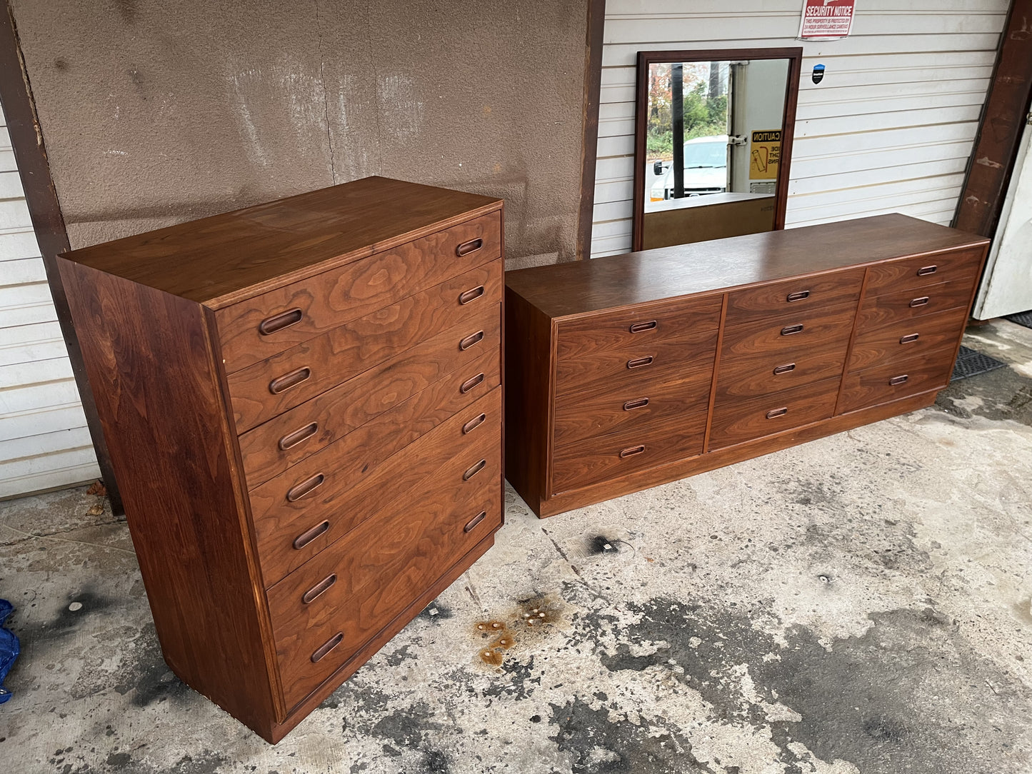 Founders 4pc Bedroom Set