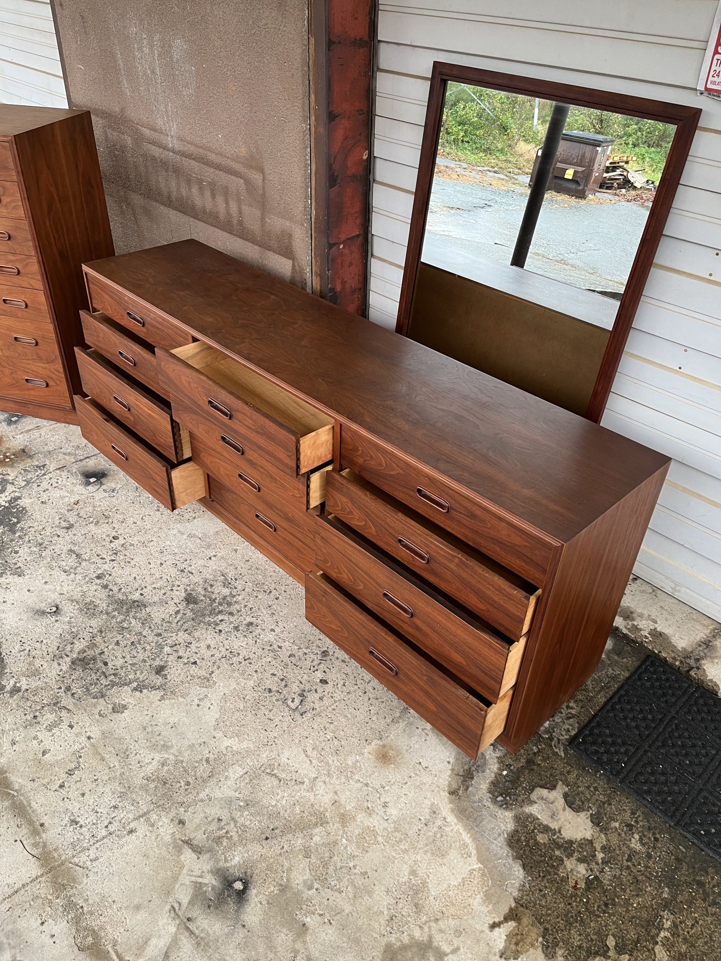 Founders 4pc Bedroom Set