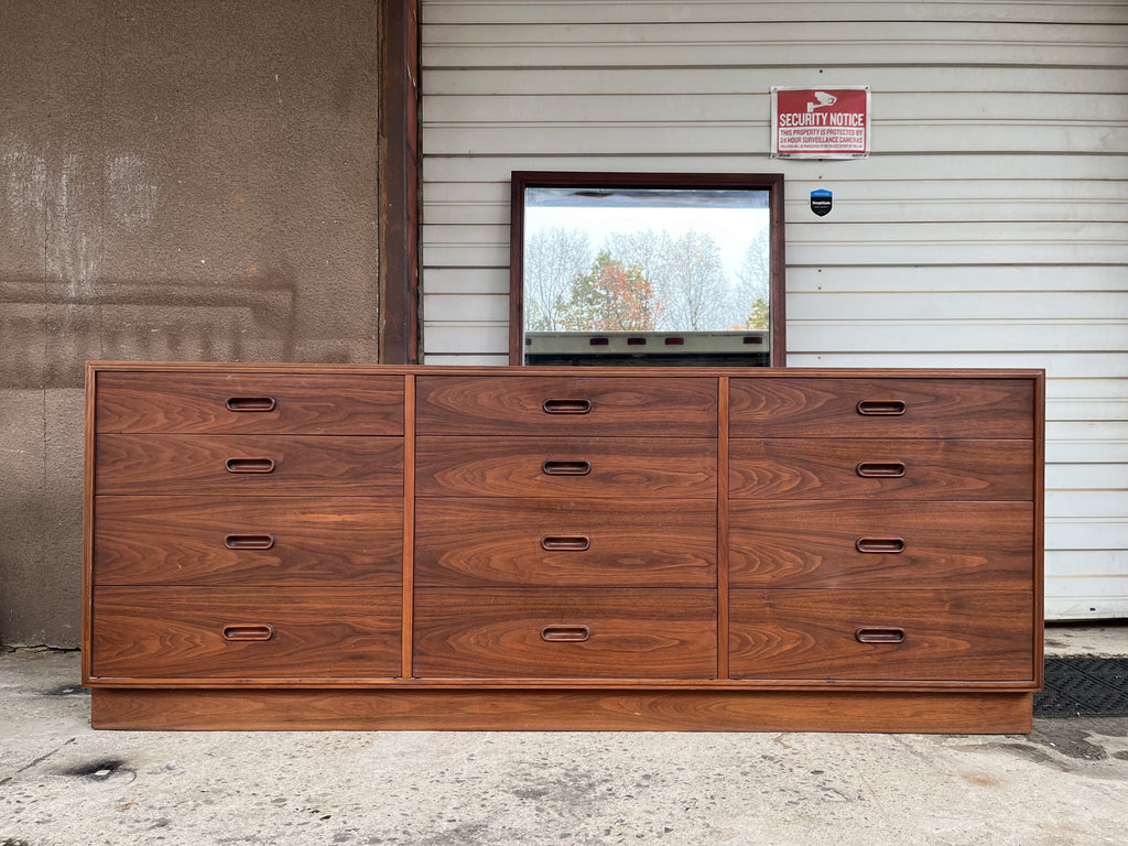 Founders 4pc Bedroom Set