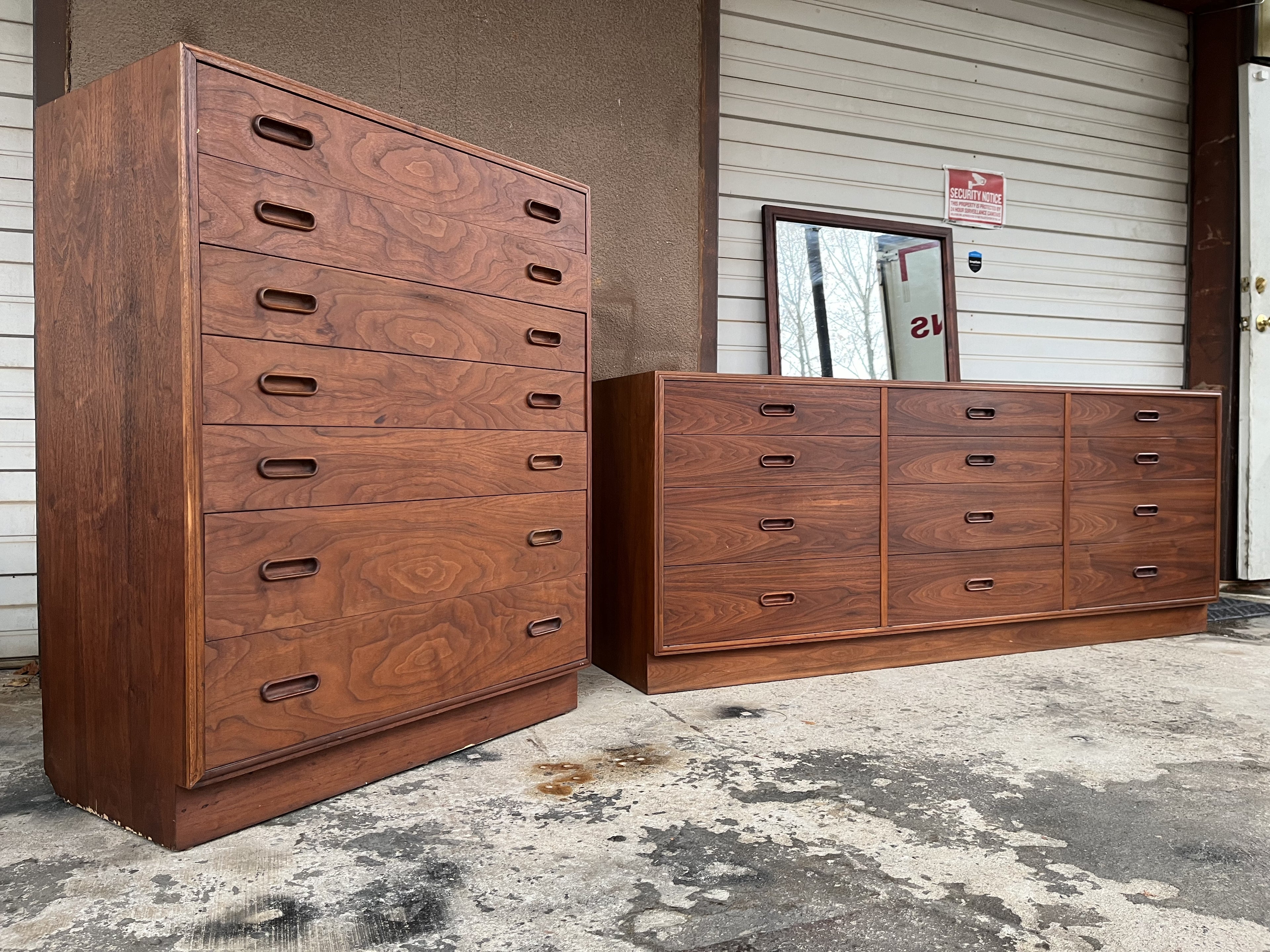 Founders 4pc Bedroom Set